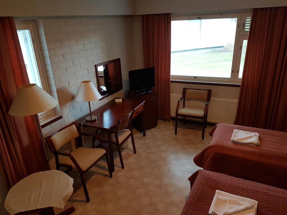 Maaseutuhotelli Hirvikoski Sykarainen Exterior foto